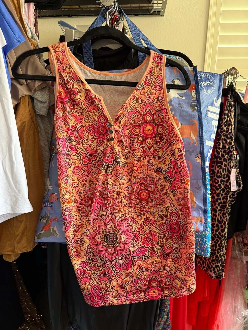 Women's Paisley Print Sleeveless Button-Front V-Neck Tank Top